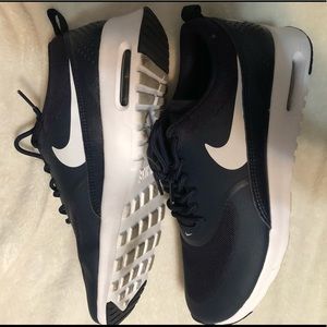 Nike tennis shoes